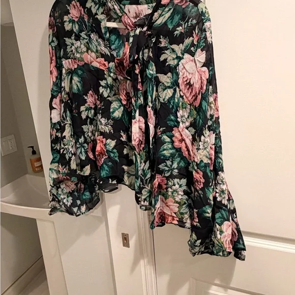 Mango Floral Blouse - Black and Green - Picture 2 of 4